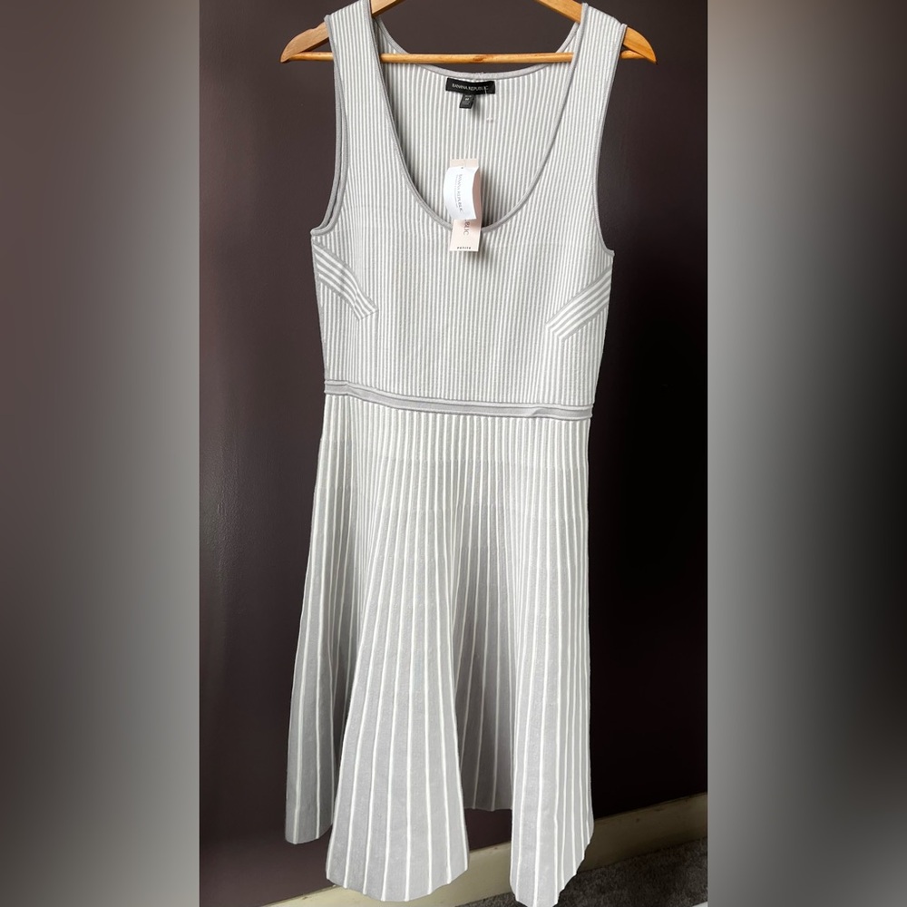 ❌sold❌BANANA REPUBLIC Dress Grey Sleeveless Fit Flare Rib Knit Sweater Medium